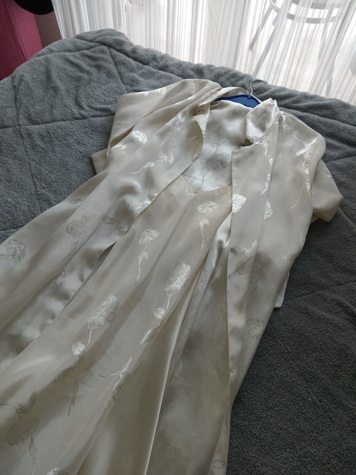 beyaz ceket ve  elbise - Görsel 2