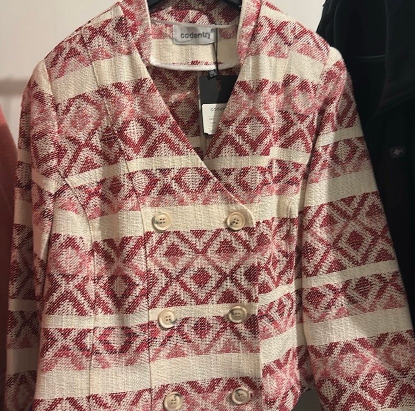 Düğmeli Bordo Nakışlı Kısa Kadın Ceketi etiketli - Görsel 2