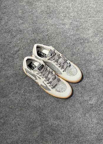 36 Beden GOLDEN GOOSE DELUXE ULTRA