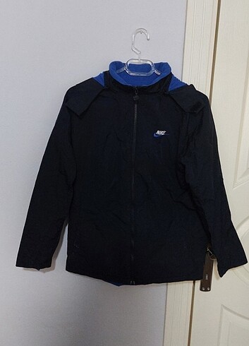 Nike Mont 