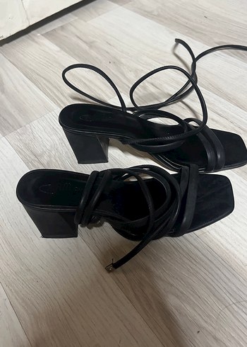 Diğer Tokalı Siyah İnce Topuklu Kadın Sandalet