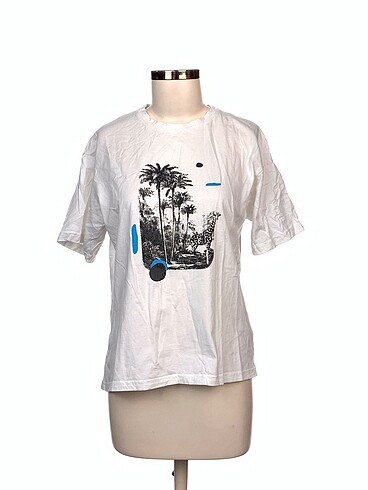 Beymen T-shirt %70 İndirimli.