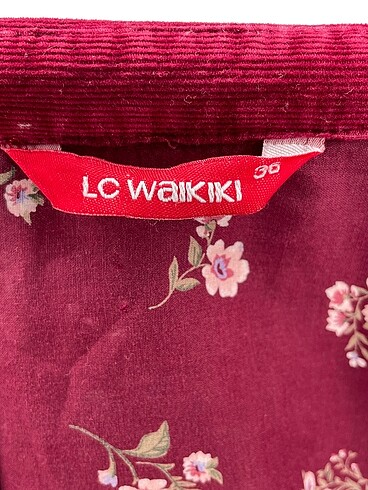 36 Beden kırmızı Renk LC Waikiki Gömlek %70 İndirimli.