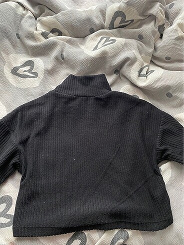 s Beden Siyah crop kazak
