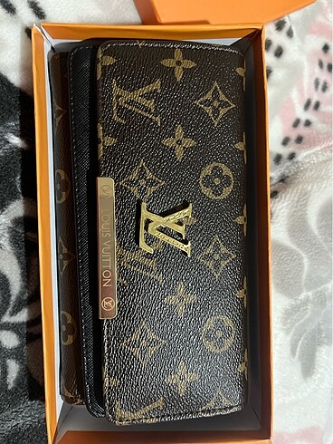 LOUIS VUITTON CÜZDAN