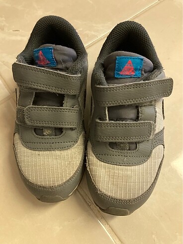 27 Beden Nike spor ayakkabı