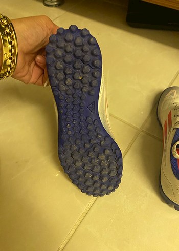 34 Beden beyaz Renk Adidas Erkek Çocuk halı saha ayakkabısı