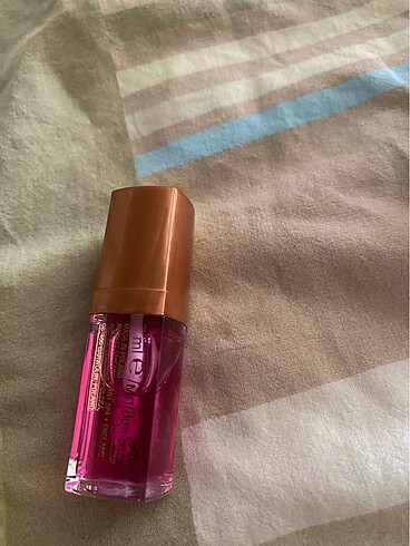 Lip oil