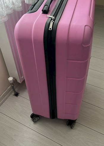 Pastel Pembe Fermuarlı  Valizi - Görsel 4