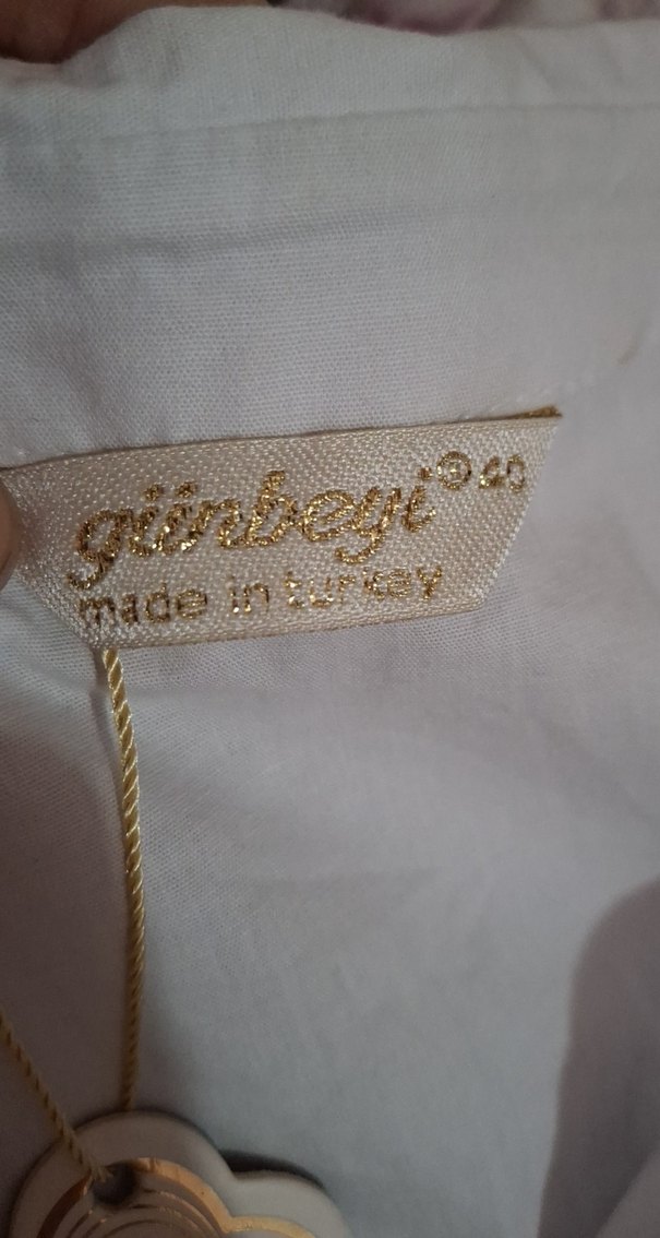 Düğmeli Beyaz Keten Gömlek Siyah Nakışlı - Görsel 2