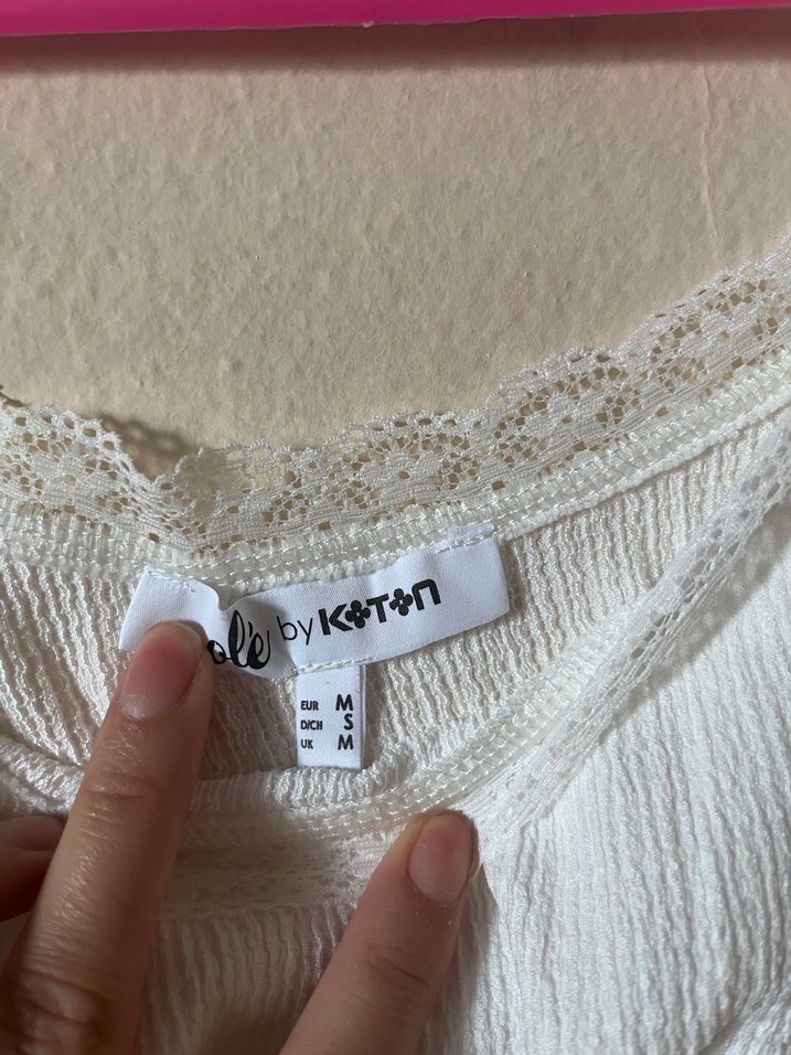 Beyaz Kolsuz Fırfırlı Kadın Bluz - Görsel 3