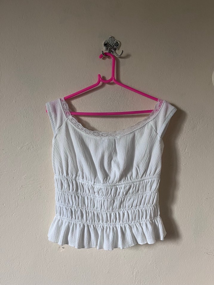 Beyaz Kolsuz Fırfırlı Kadın Bluz - Görsel 2