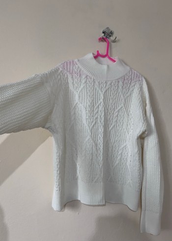 Beyaz Örgü Yüksek Yakalı Kadın Kazak - Görsel 2