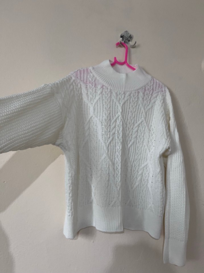 Beyaz Örgü Yüksek Yakalı Kadın Kazak - Görsel 2