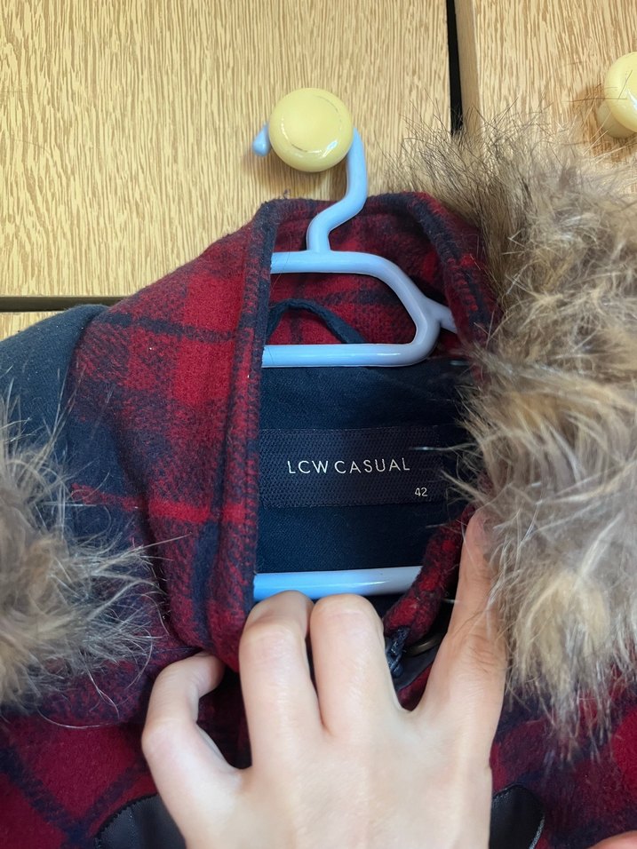 Kapüşonlu Ekose Desenli Kaban - Görsel 2