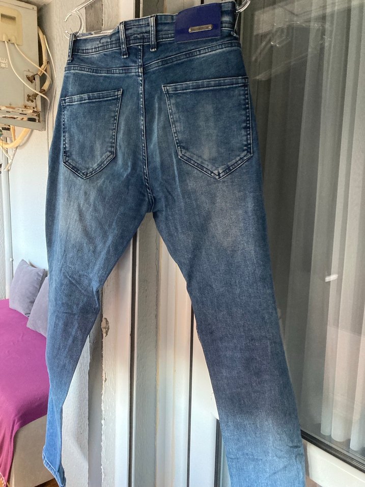 Erkek Mavi Yırtık Bol Kesim Kot Pantolon - Görsel 3