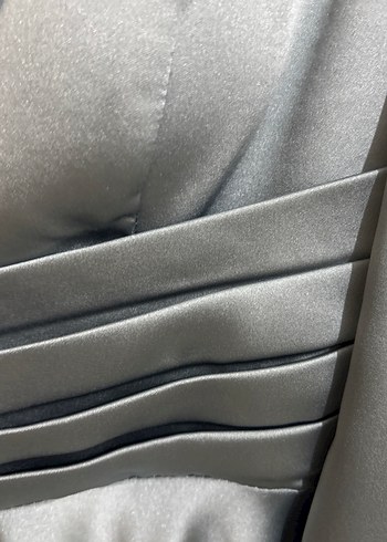 Parlak Altın Renkli Uzun Drapeli Kadın Abiye Elbise - Görsel 5