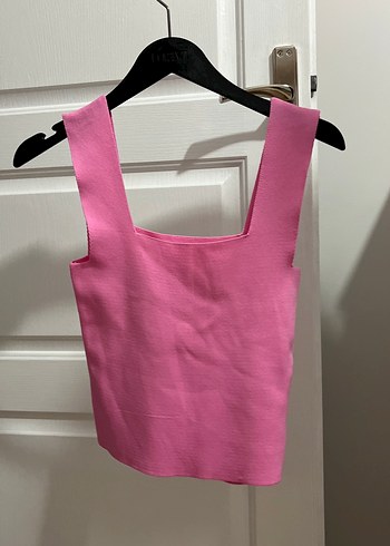 Pembe Sandık Yaka Kolsuz Kadın Üst