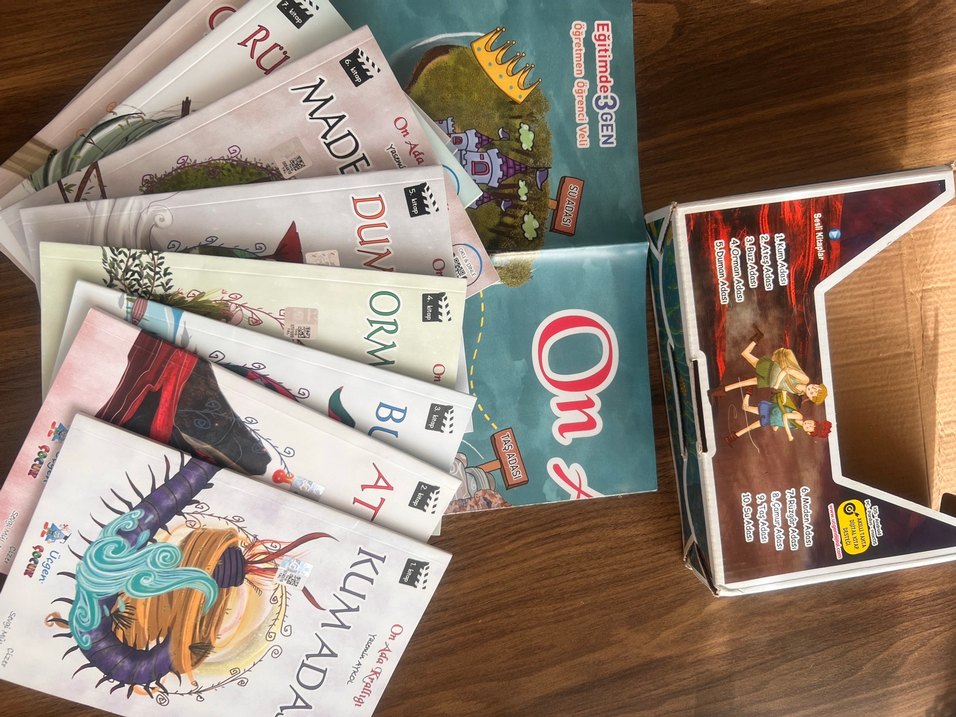 Hikaye kitabı seti On Ada Krallığı üçgen yayıncılık - Görsel 2