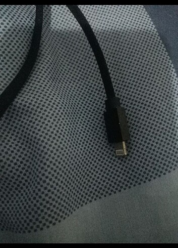 iPhone sarj kablosu orjinal