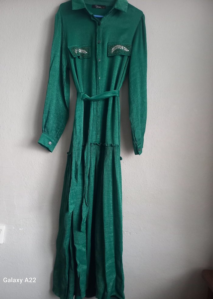 Yeşil Nakışlı Uzun Kemerli Keten Elbise - Görsel 5