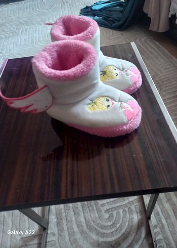 Kız Çocuk Pembe Nakışlı Sıcak Terlik - Görsel 4