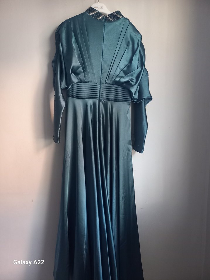 Turkuaz Uzun Kollu İşlemeli Kadın Abiye Elbise - Görsel 5