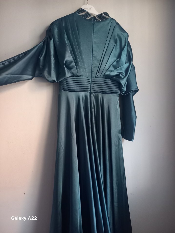 Turkuaz Uzun Kollu İşlemeli Kadın Abiye Elbise - Görsel 3