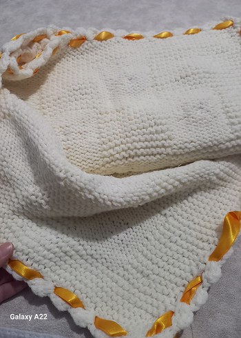 Nakışlı Renkli Beyaz Örgü Bebek Battaniyesi - Görsel 6