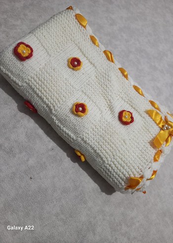 Nakışlı Renkli Beyaz Örgü Bebek Battaniyesi - Görsel 5