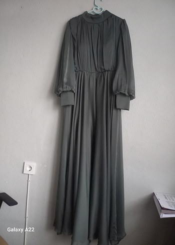 Gri Uzun Kemerli Kadın Abiye Elbise - Görsel 3