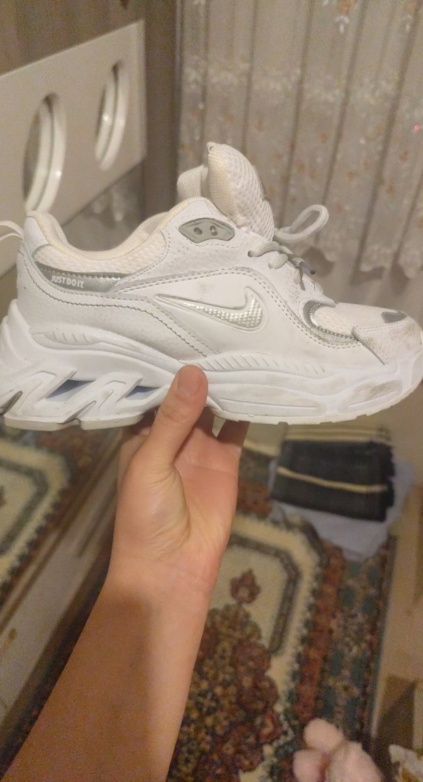 Nike Beyaz Gri Spor Ayakkabı - Görsel 4