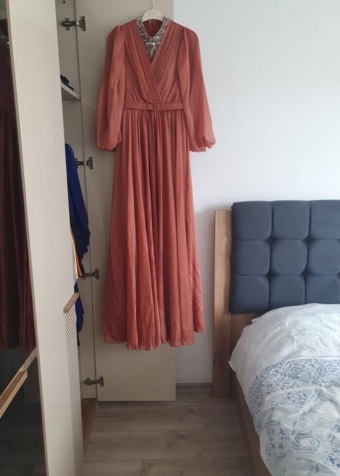 Tesettür abiye elbise eşarplı - Görsel 3