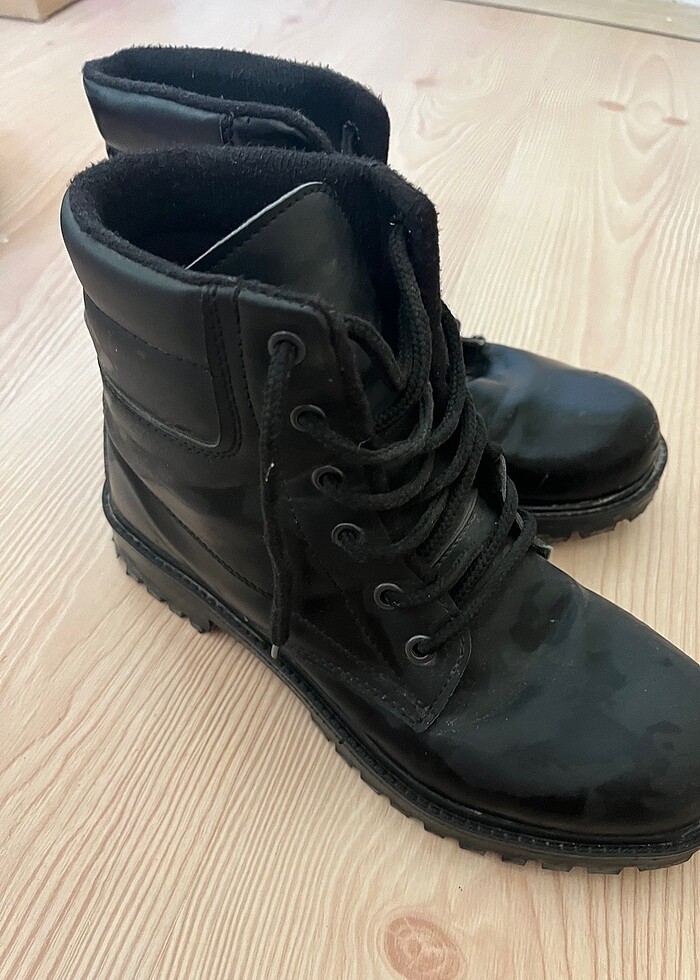 Bağcıklı bot - Görsel 2