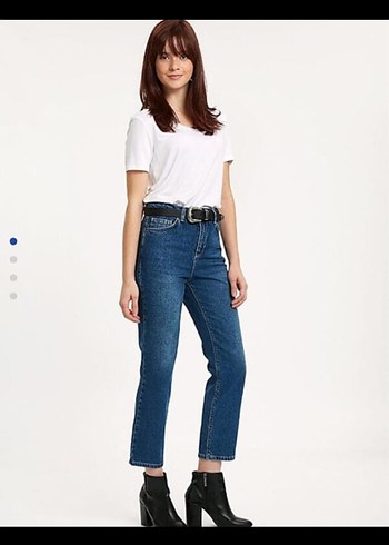 LC Waikiki crop straight model jean