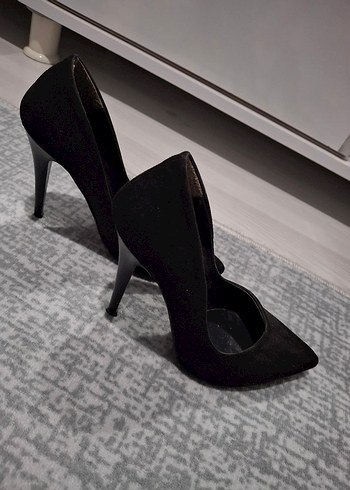 Siyah yüksek topuk stiletto