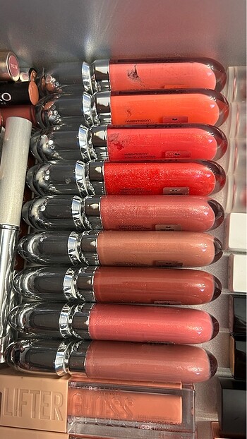 Beden Kiko Lipgloss