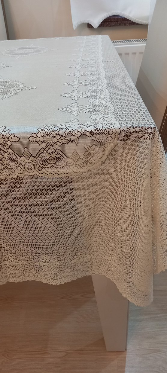 Beyaz Masa Örtüsü - Görsel 2