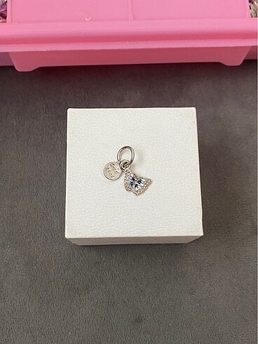 mavi kelebek charm