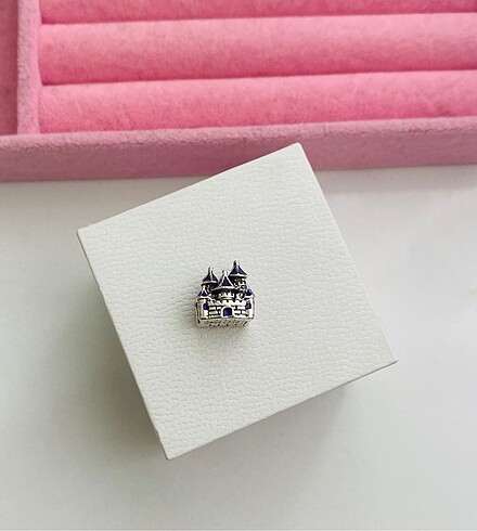şato charm