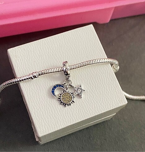 gökyüzü üçlü charm