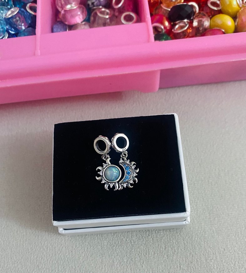 Güneş ve Ay Figürlü Boncuklu Kadın Charm - Görsel 2