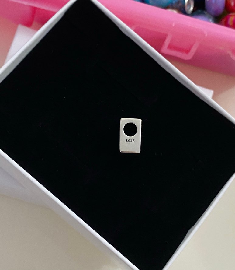 taşlı E harf charmı - Görsel 3