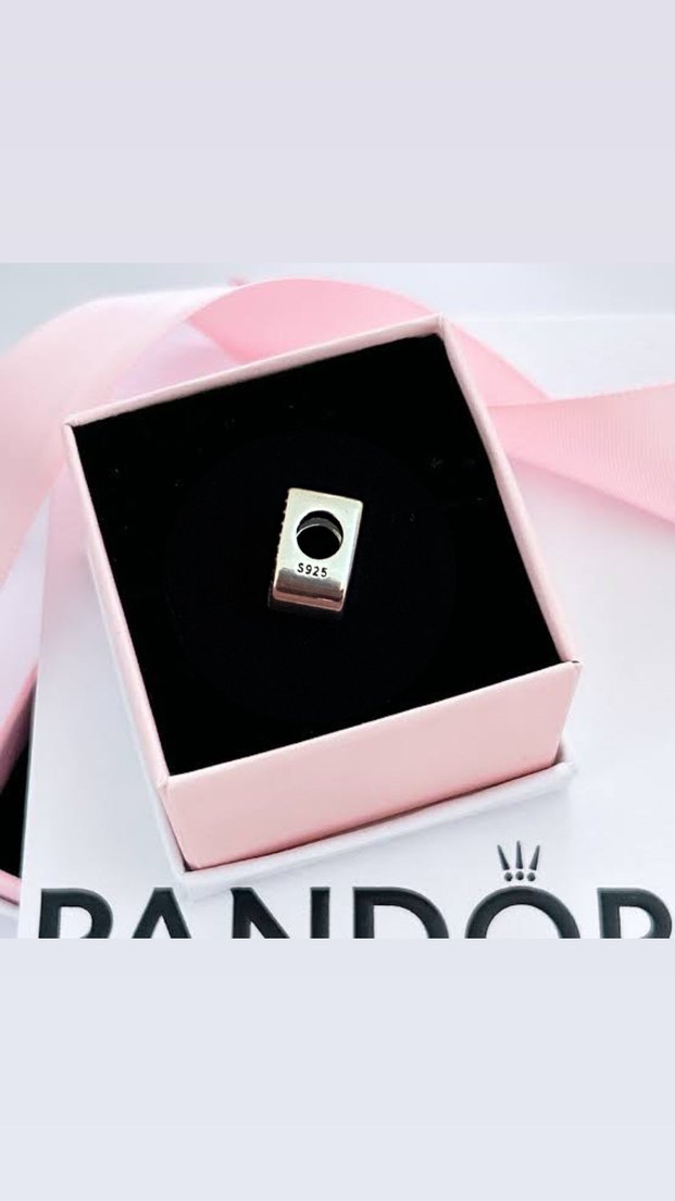 U harfi taşlı charm - Görsel 2