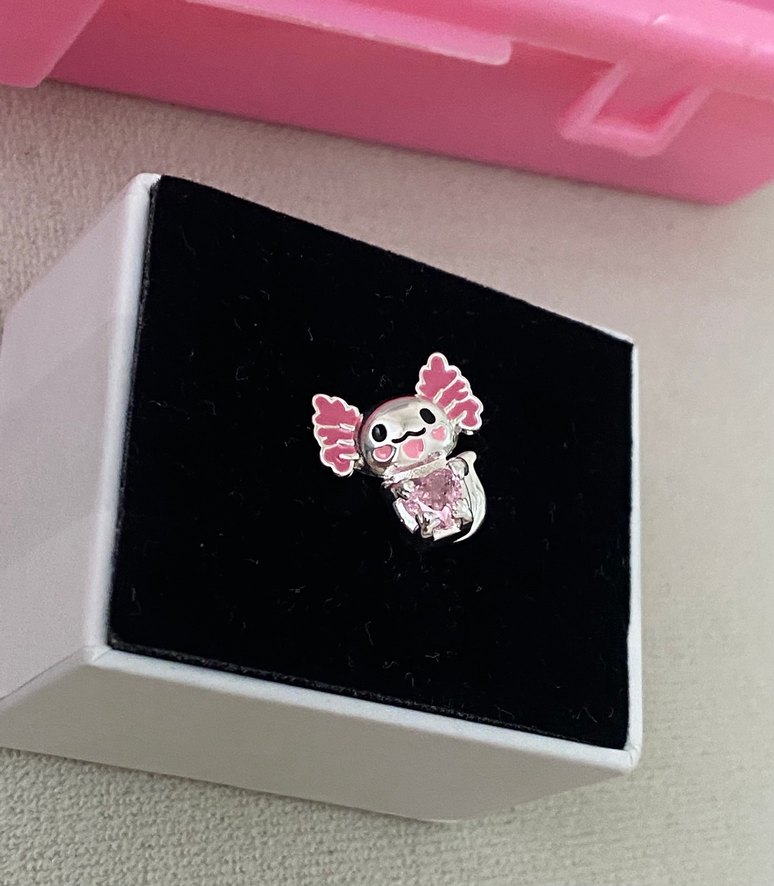Pembe axolotl Charm - Görsel 3