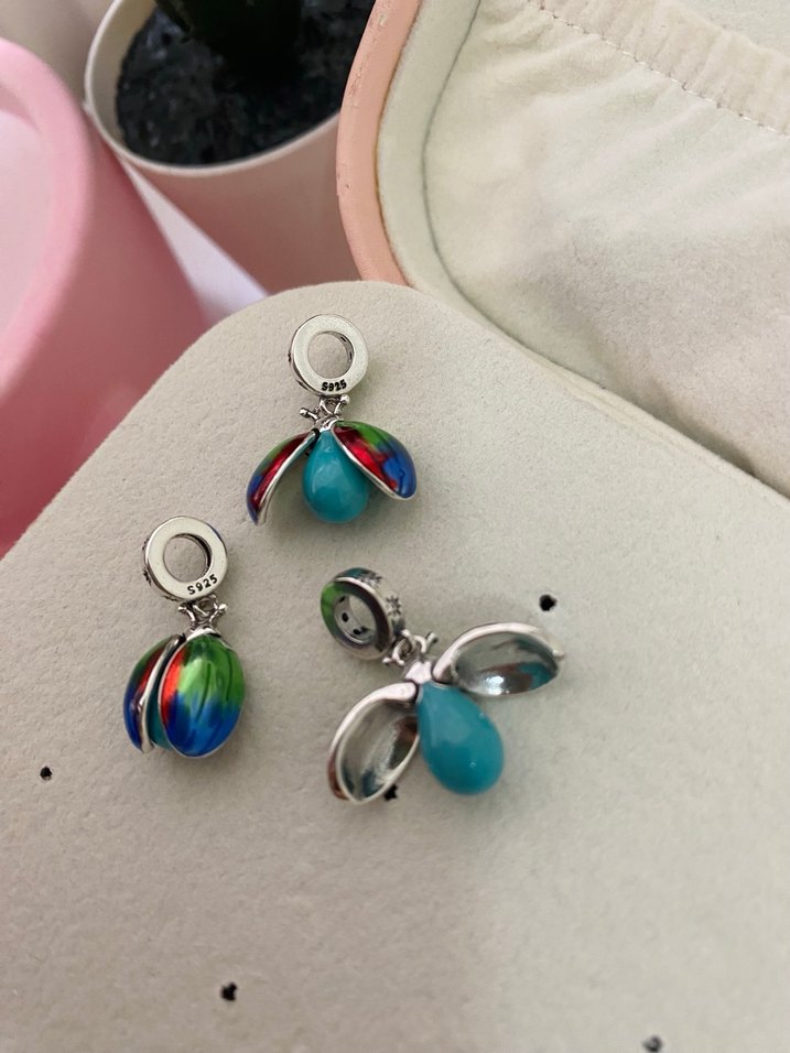 Ateş böceği charm karanlıkta parlıyor - Görsel 3