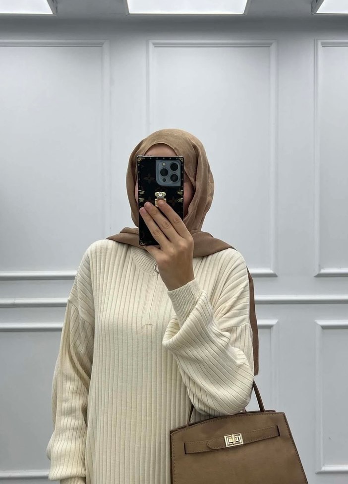 Tesettür Triko Elbise - Görsel 2