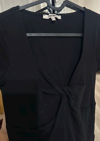 Kısa Kollu Siyah V Yaka Bluz - Görsel 3