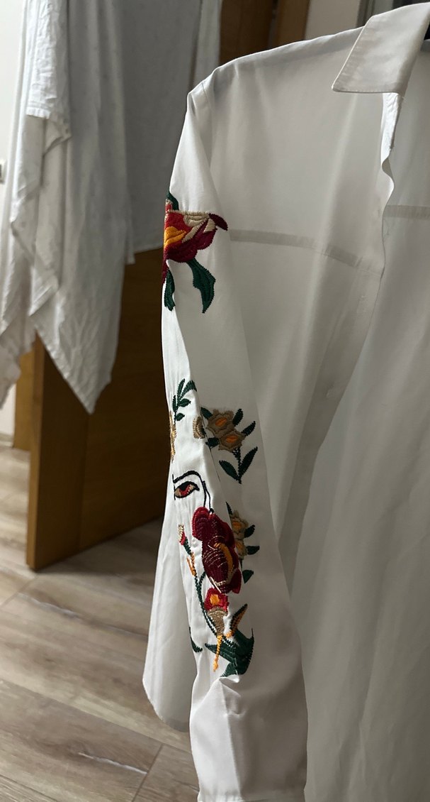 Nakışlı Düğmeli Beyaz Kadın Gömlek - Görsel 2