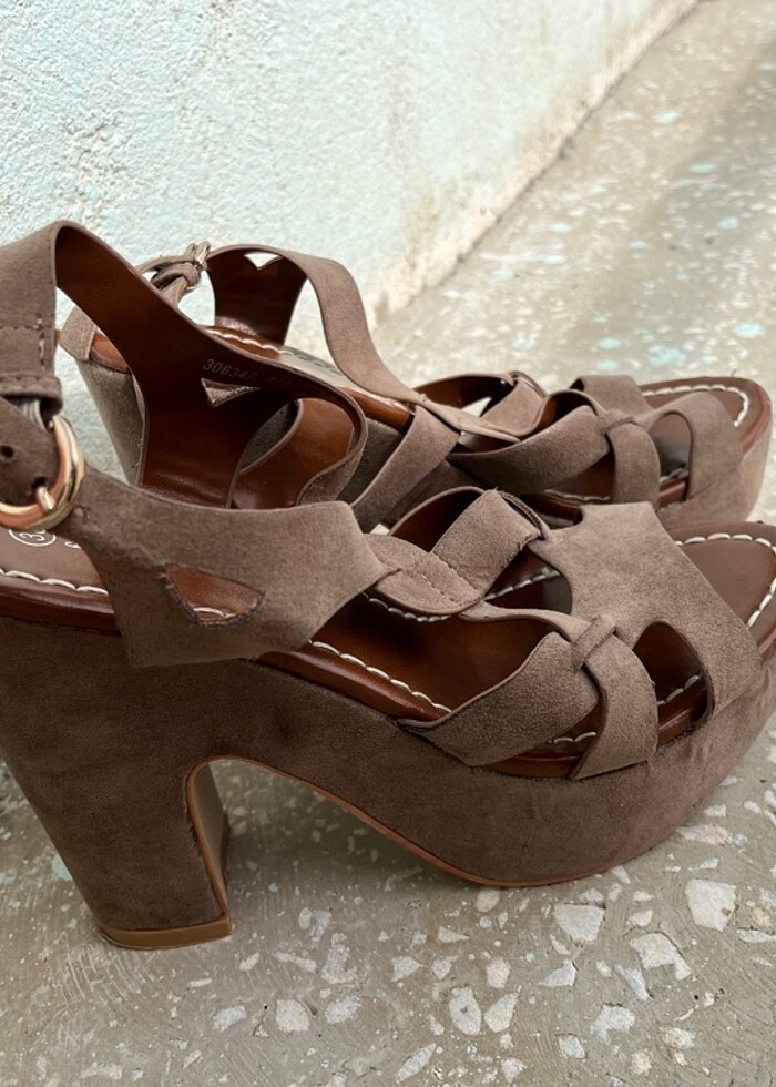 Topuklu ayakkabı yazlık - Görsel 2